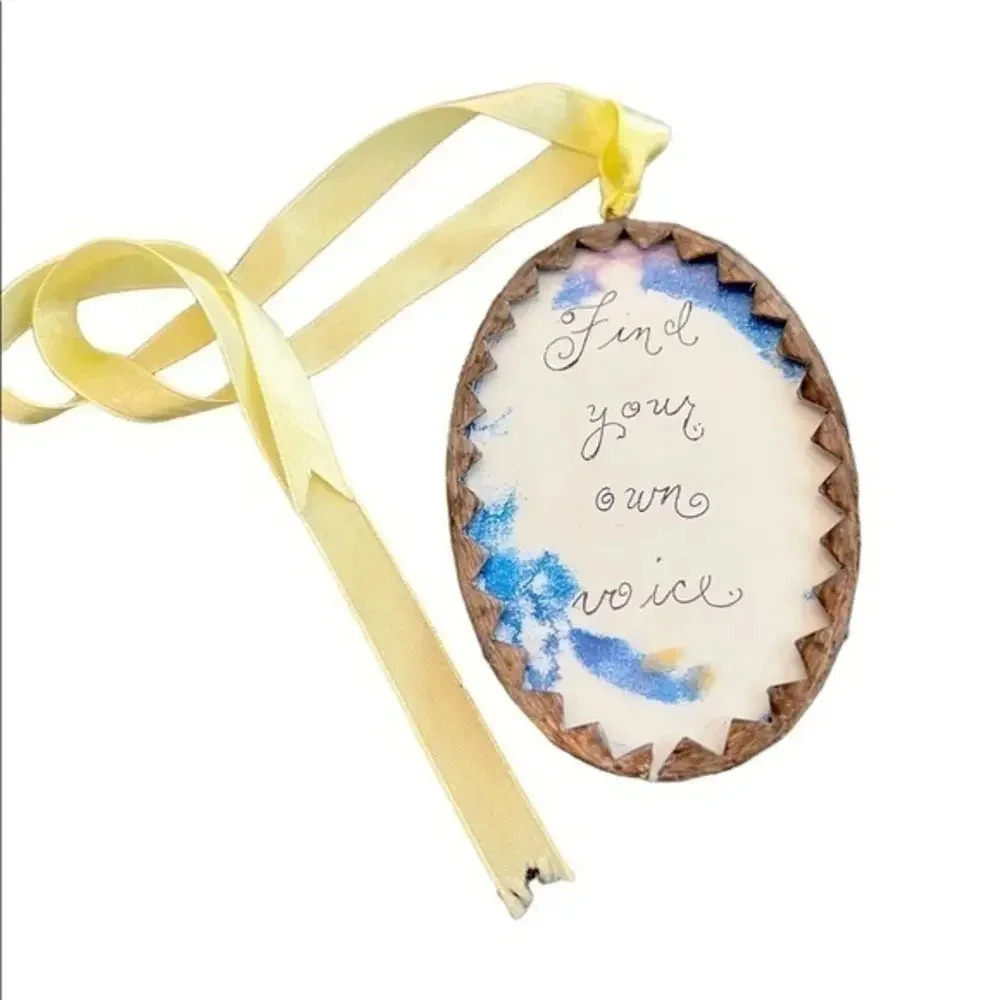 𝅺Find Your Own Voice Shabby Chic‎ Glass Wall Hanging